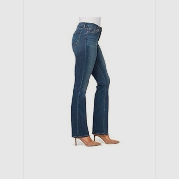 Nine West Denim - Nine West High-Rise Gramercy Curvy Straight-Leg Light-Wash Blue Denim Jeans